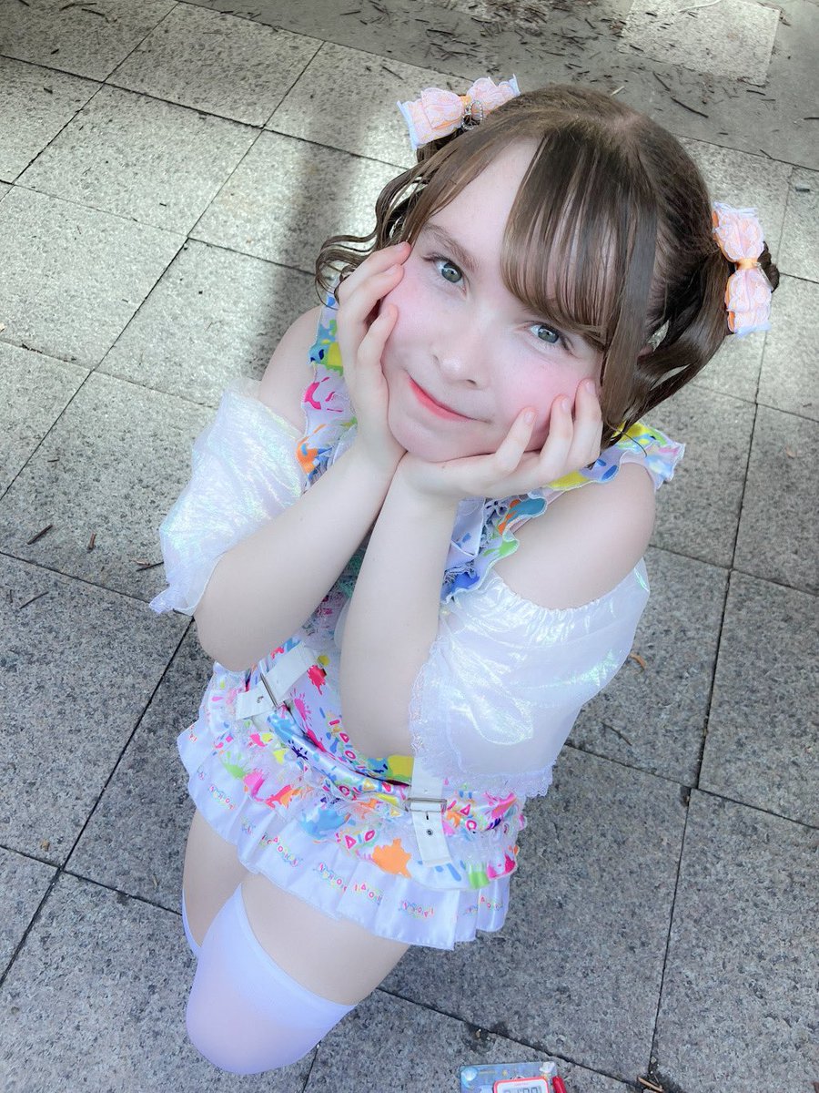 今日もとっても可愛い15歳でした！！！
えまやすはずっとこのままでいて欲しい……
えまやすを汚い世の中から守りたいです💁‍♀️