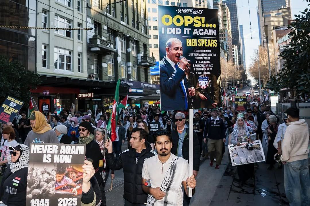 🔴 Avustralya'nın Melbourne ve Sydney şehirlerinde Gazze ile dayanışma ve soykırıma karşı çıkma amacıyla büyük gösteriler düzenlendi.