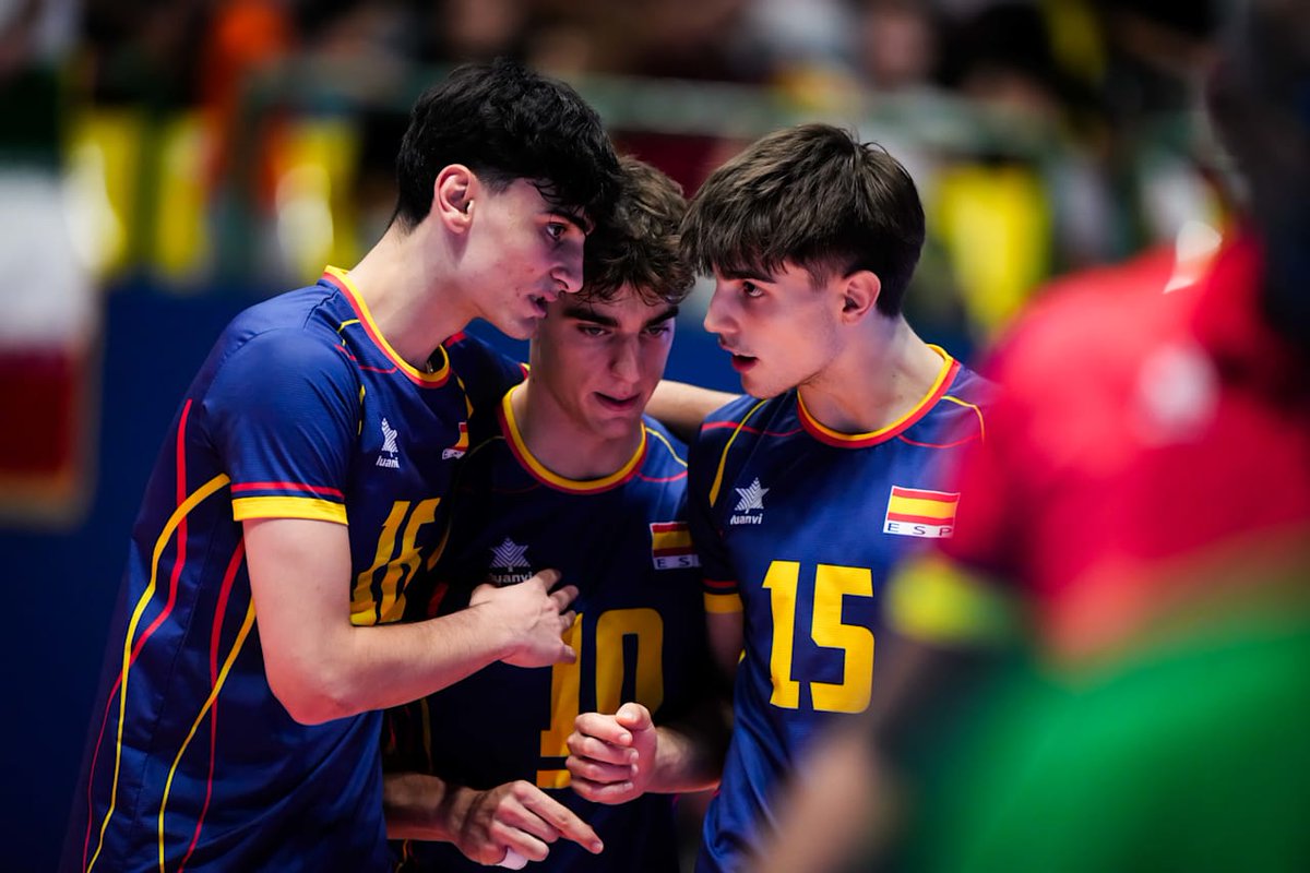 Miguel Ángel Recuenco 🇪🇦 (@marecuencopp) on Twitter photo ¡Enhorabuena a toda la selección nacional sub19 por el bronce mundial que acaban de conseguir!
Y especialmente a los cuatro con pasado o presente en el <a href="/VoleibolLeganes/">Club Voleibol Leganés</a>: Irache, Barrasa, Ernesto y Cañadas.
Una generación maravillosa que han peleado la medalla hasta el final ¡Enhorabuena a toda la selección nacional sub19 por el bronce mundial que acaban de conseguir!
Y especialmente a los cuatro con pasado o presente en el <a href="/VoleibolLeganes/">Club Voleibol Leganés</a>: Irache, Barrasa, Ernesto y Cañadas.
Una generación maravillosa que han peleado la medalla hasta el final