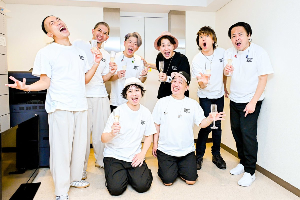 naotointiraymi's tweet photo. 🎉15周年ツアー2025🎉
ファイナル大阪公演、参加組もお茶の間組もありがとうございました‼️

全国17公演無事完走しました‼️
15周年の想いが詰まったツアー、いかがでしたでしょうか？☺️

また来年も全国の皆さんにお会いできることを楽しみにしてます🥳✨

🔗https://t.co/xIOQr77ulN

#ナオト15周年 https://t.co/AR1LQ8ZHUM
