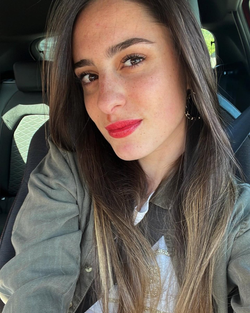 Izabella tweet media