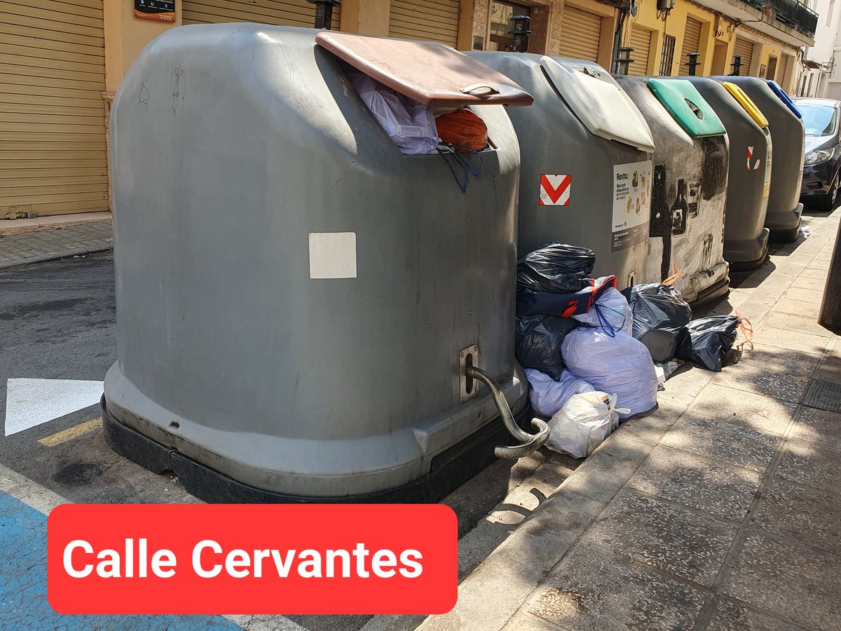 anawxy's tweet photo. Se necesitan servicios de limpieza mínimos en los días más calurosos del verano. Fotos tomadas a las 13 h. del domingo 3 de agosto!!  ¿Por qué no se procura tener un pueblo mejor cada día?  @Cristina_M_L @quartdepoblet @turismeQDP @bnofuentes https://t.co/W7iSdlNhxw