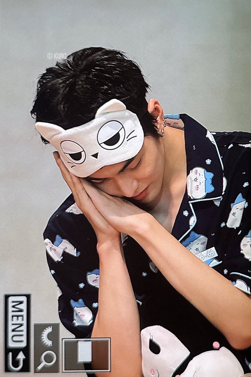 kuro tweet media