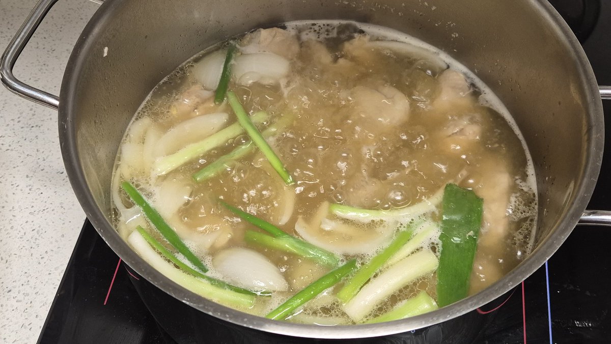 오늘도 닭한마리를 만들고 있어요