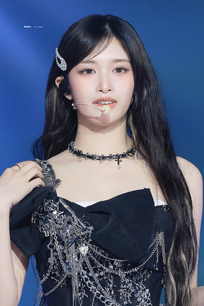 250726 #IVE #아이브 #LEESEO #이서 #イソ @IVE_twt