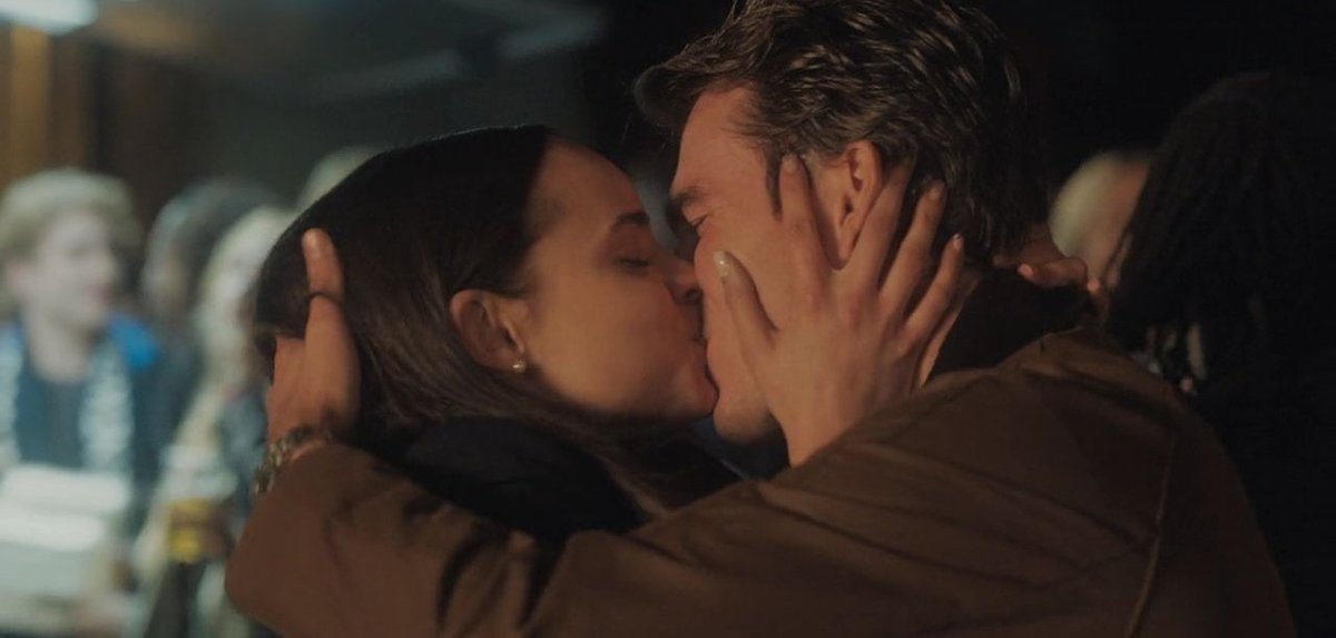 ʙɪᴀ; off campus era 🏒 tweet media