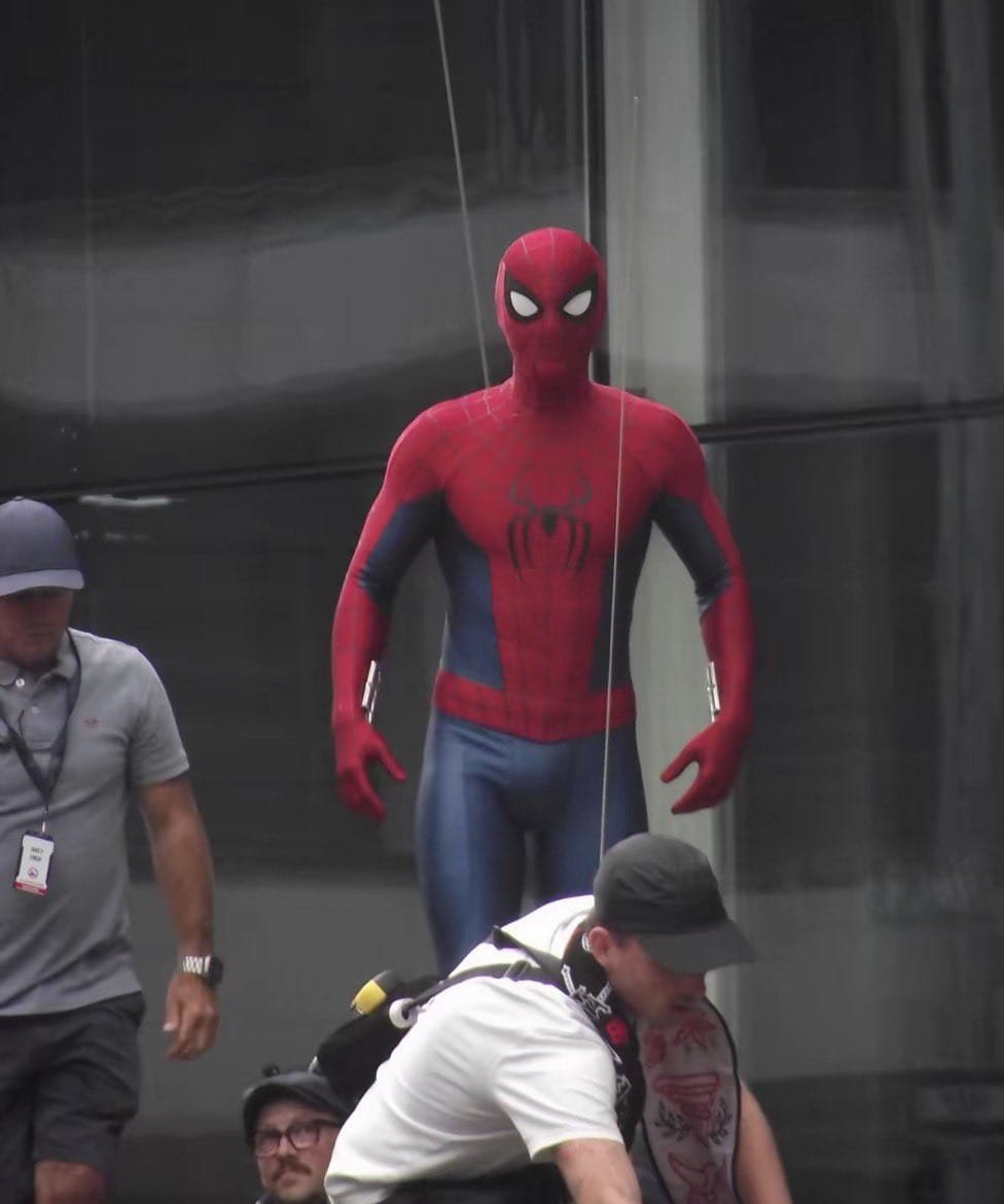 aranhaversobr's tweet photo. 🚨' O TRAJE COMPLETO DO HOMEM-ARANHA EM #SpiderManBrandNewDay 

(via: @UnBoxPHD)
•
. https://t.co/T89RAPCxLu