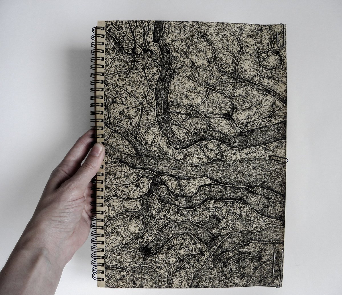 целый год я рисовала после работы чтобы отдохнуть
и вот отпуск, надо что-то делать, но я не устала.. а как рисовать то