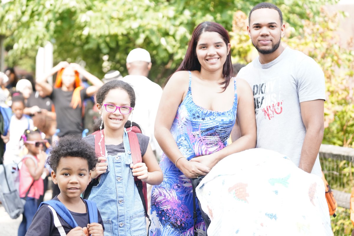 PHLschools's tweet image. We had the best time at MLK HS last year! Stop by tomorrow to get a free backpack and everything you need to start the school year strong! Learn more at: philasd.org/ringthebell

@ibxfdn @classixphilly @rnbphilly @fundphlschools @xfinity
#SDPBusTour #RingtheBellPHL #PHLed