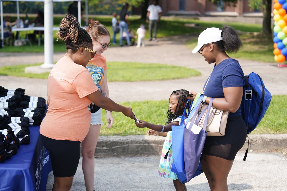 PHLschools's tweet image. We had the best time at MLK HS last year! Stop by tomorrow to get a free backpack and everything you need to start the school year strong! Learn more at: philasd.org/ringthebell

@ibxfdn @classixphilly @rnbphilly @fundphlschools @xfinity
#SDPBusTour #RingtheBellPHL #PHLed