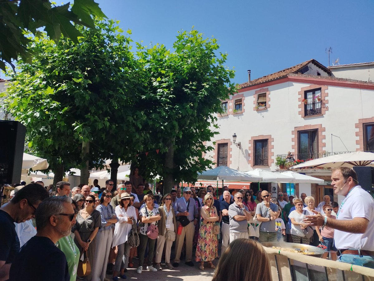 😋#LExquisitMediterrani, protagonista del <a href="/mama_festival/">Mama Festival Gastronómico</a> de La Rioja.

👨‍🍳🥘Chefs #EstrellaMichelin de <a href="/c_valenciana/">Comunitat Valenciana</a>, paella a beneficio de los afectados por la Dana, taller de paella con <a href="/ArrozDOValencia/">Arroz de Valencia DO</a>...nuestra gastronomía homenajeada en Ezcaray.

ℹ️comunica.gva.es/es/detalle?id=…