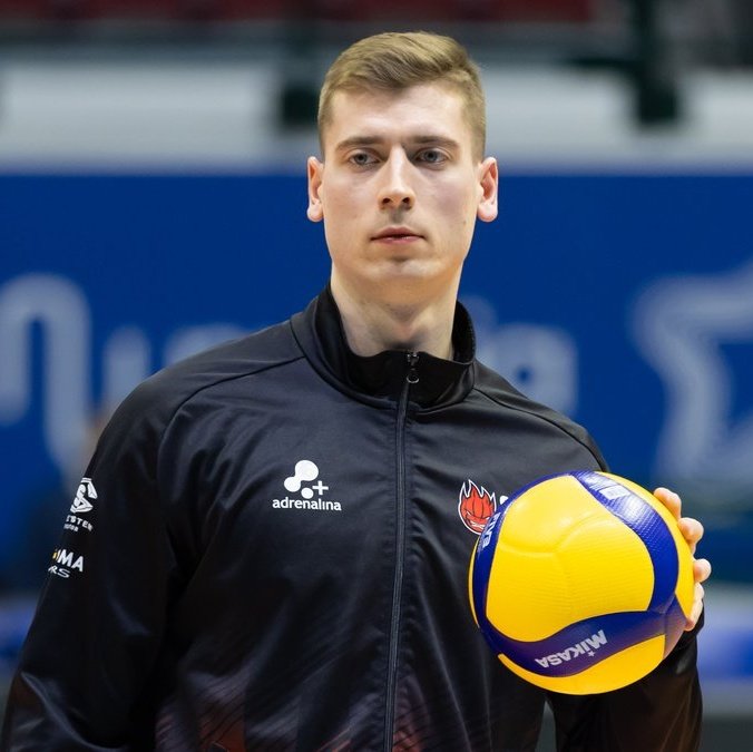 𝓜𝓪𝓻𝓽𝓲𝓷𝓮𝔃 tweet media