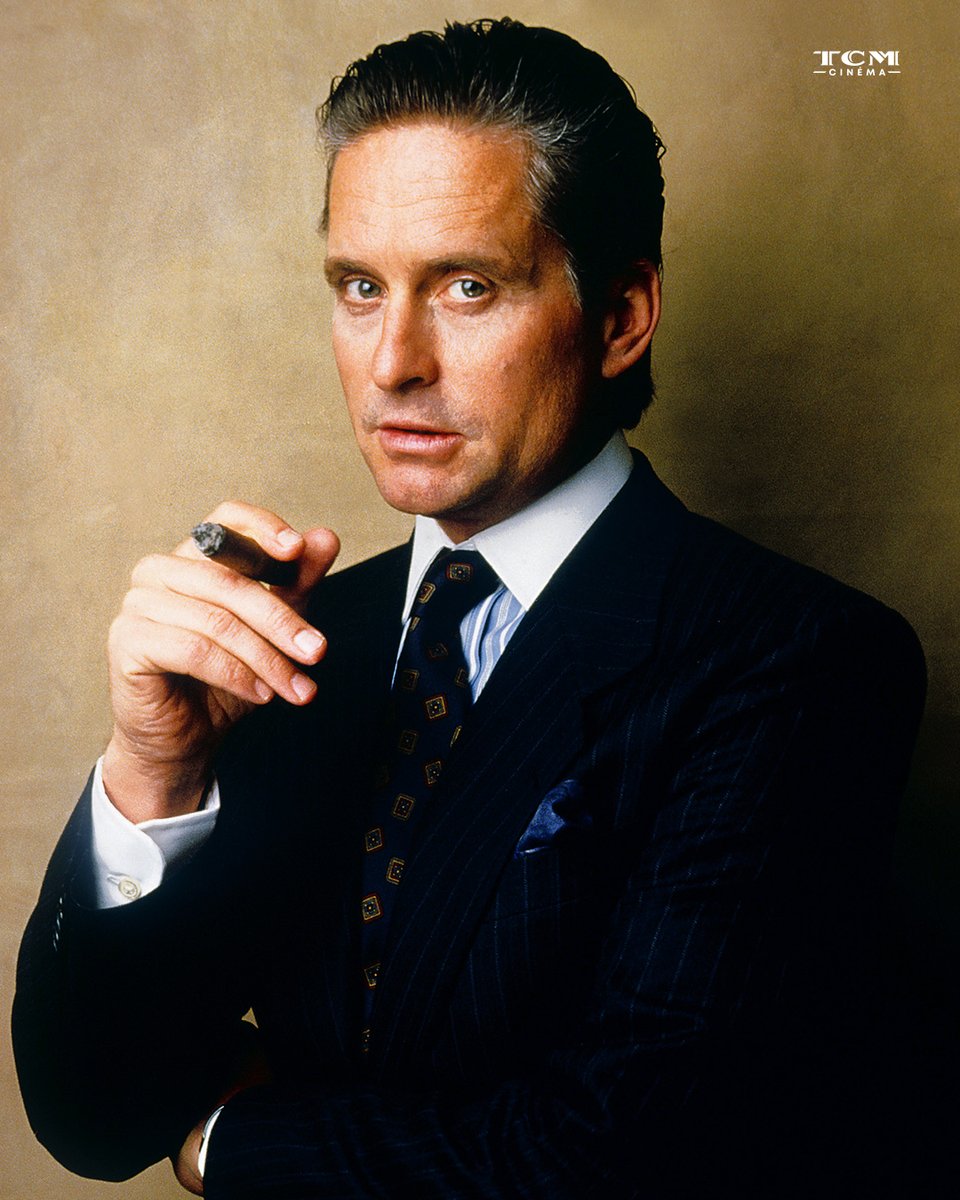 "Greed is good." 💸 Jusqu’où peut aller l’ambition ?
 
📉 Plongez dans les excès de la finance des années 80 avec Michael Douglas dans #WallStreet de Oliver Stone, mardi à 20h50 sur #TCMCinéma et à la demande.

#Film #Cinéma #WallStreet #Financier #Marché #MichaelDouglas #Drame