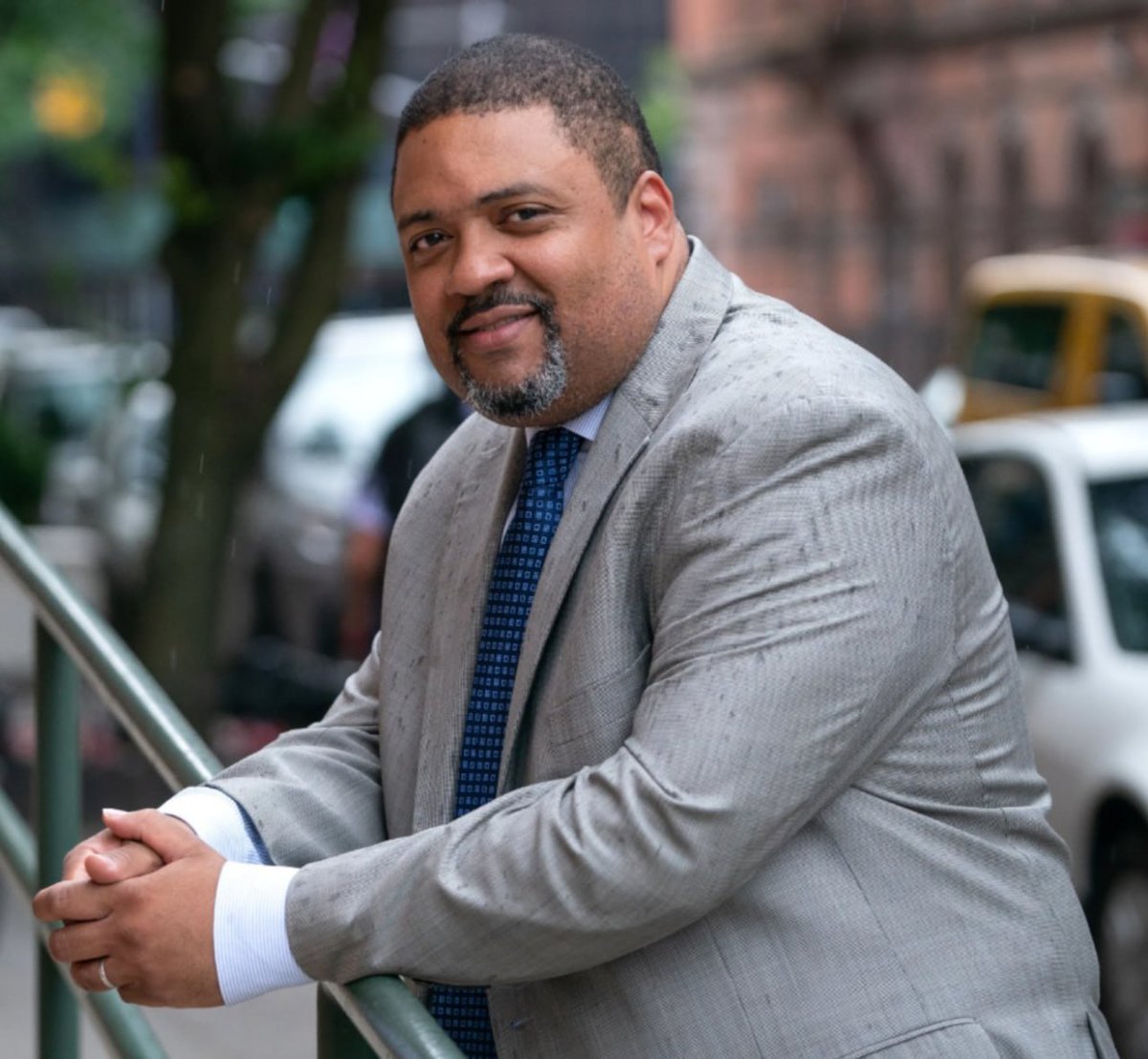 Do you support Alvin Bragg getting prosecuted for what he did to Daniel Penny and Donald Trump ?

YES or NO?