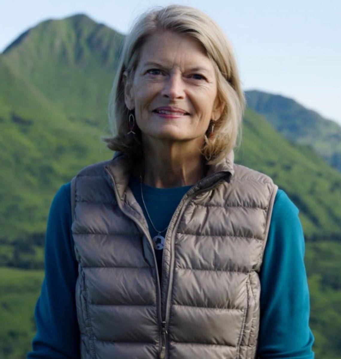 Who else thinks we should PRIMARY Every RINO in Congress starting with Lisa Murkowski ?