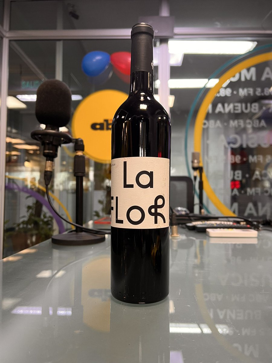 <a href="/sargusperez/">Sargus Pérez</a> y <a href="/CopaFeroz/">Alejandro Sciscioli</a> ya están al aire en ABC FM 98.5 haciendo un nuevo capítulo de CopaFeroz Radio! Y como siempre, ¡hay regalos! Hoy obsequiamos este riquísimo La Flor Malbec. ¡Etiqueten a un amigo, aclaren su nombre real y dejen sus 3 últimos para participar!
¡Salud!