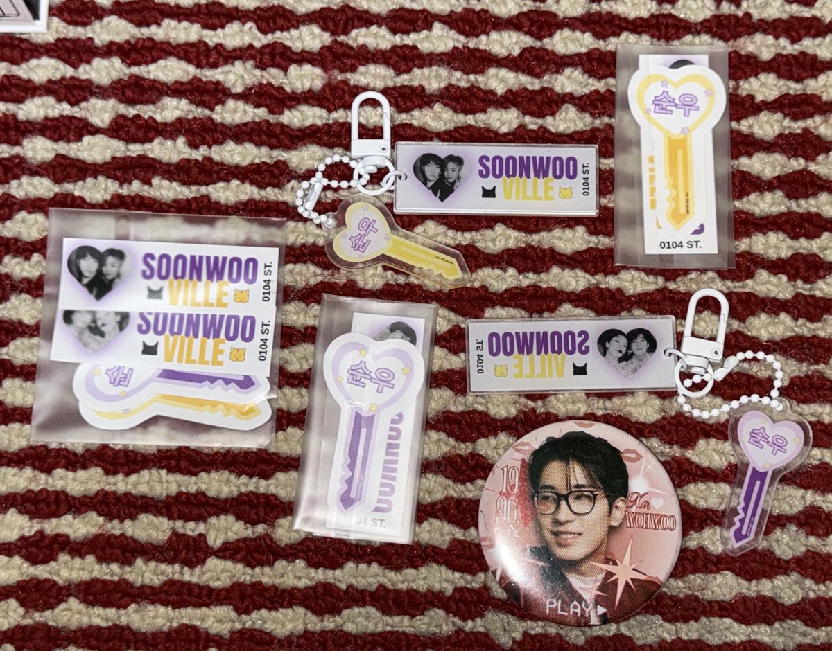 ysftgrr's tweet photo. โโน ๐ #isefeedbacks @4WOOSLOVER
my soonwoo ville keyrings have finally arrived!!! safe & well packed ๐ป thank youu so much, ate @4WOOSLOVER! thank you also sa stickers and pin! ๐๐
#nikzmails https://t.co/o577PP8DzX