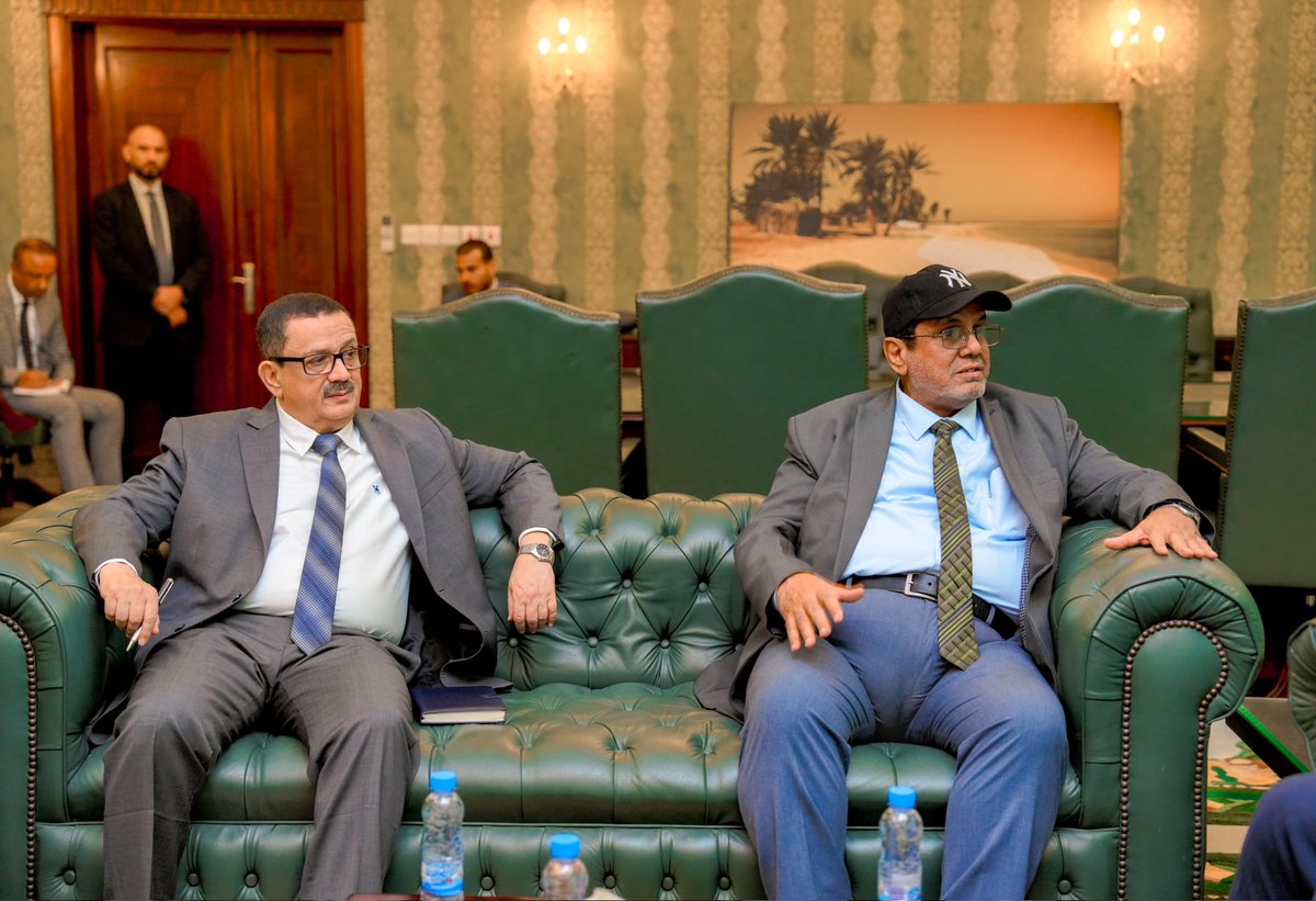 الرئيس الزُبيدي يلتقي قيادة قطاع الطيران ويؤكد دعم جهود إعادة بناء القطاع وتطويره
stcaden.com/posts/30293