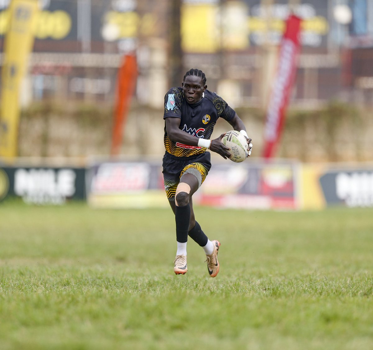 #kabakacoronationrugby7s | Semi finals
<a href="/RhinosRugbyUG/">Rhinos Rugby Ug</a>  05 : 12 <a href="/WalukubaRugbyUg/">Walukuba Rugby Club</a> 
#barbariansinvasion