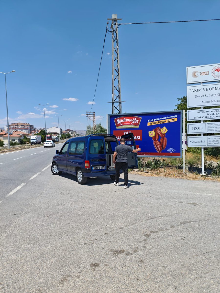 dmrmedyacom's tweet photo. “Müslümoğlu Sucuk” Kayseri Yeşilhisar Billboard Reklam Çalışması.
#dmrmedya #bünyanbillboard #kayseri #bünyan #kayseribillboard #reklamajansı #mimarsinanosbbillboard #doubleboard #osbbillboard #yeşilhisarbillboard https://t.co/PCkuxmYP59