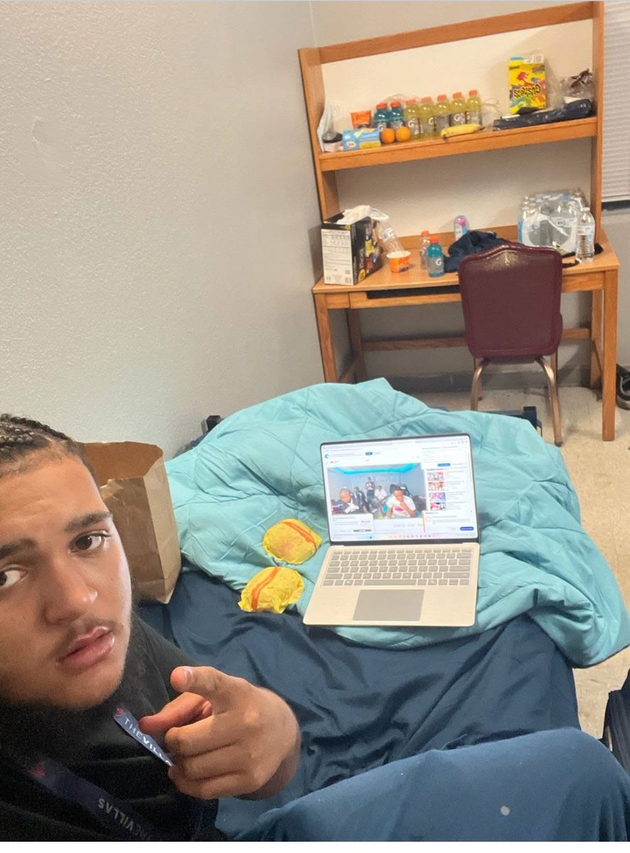 SFACoachMartin's tweet photo. @koreystevenson_ you made it man!  This is a great example of a young man who over came adversity. When I met Korey, he told me that he could never picture himself in college and look at him now! We saw something in you that you didn’t see in yourself . Now you see what we saw….We’re proud of you!  AGTG!🙏🏽 
#anothaone #drinkagame #LevelUp #sfaacademyfootball #thelockerroom