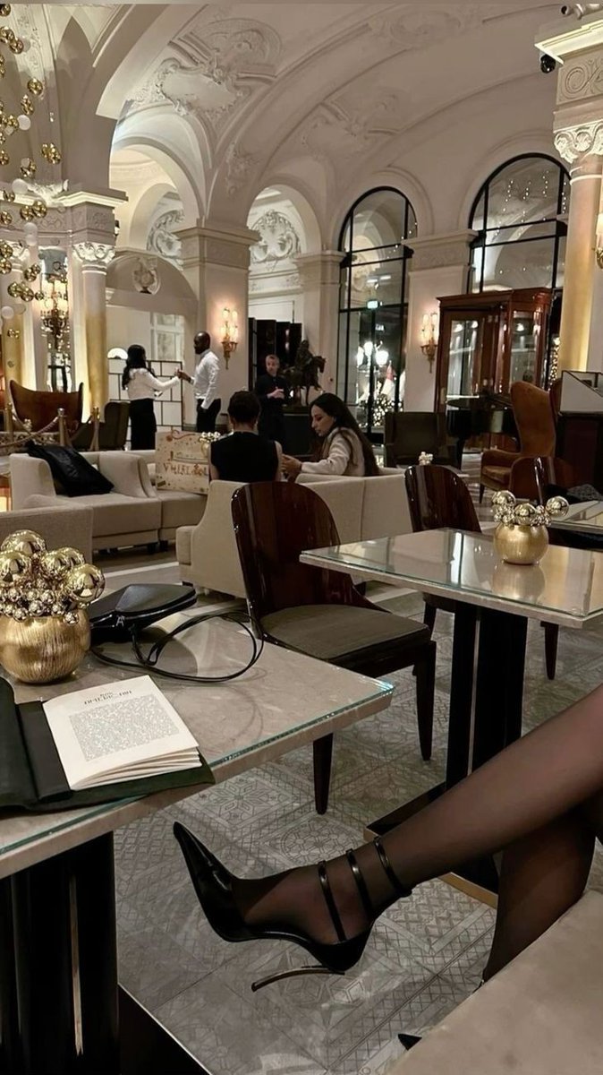 ceelune_'s tweet photo. classy sunday evenings https://t.co/tyOrVpXjqo