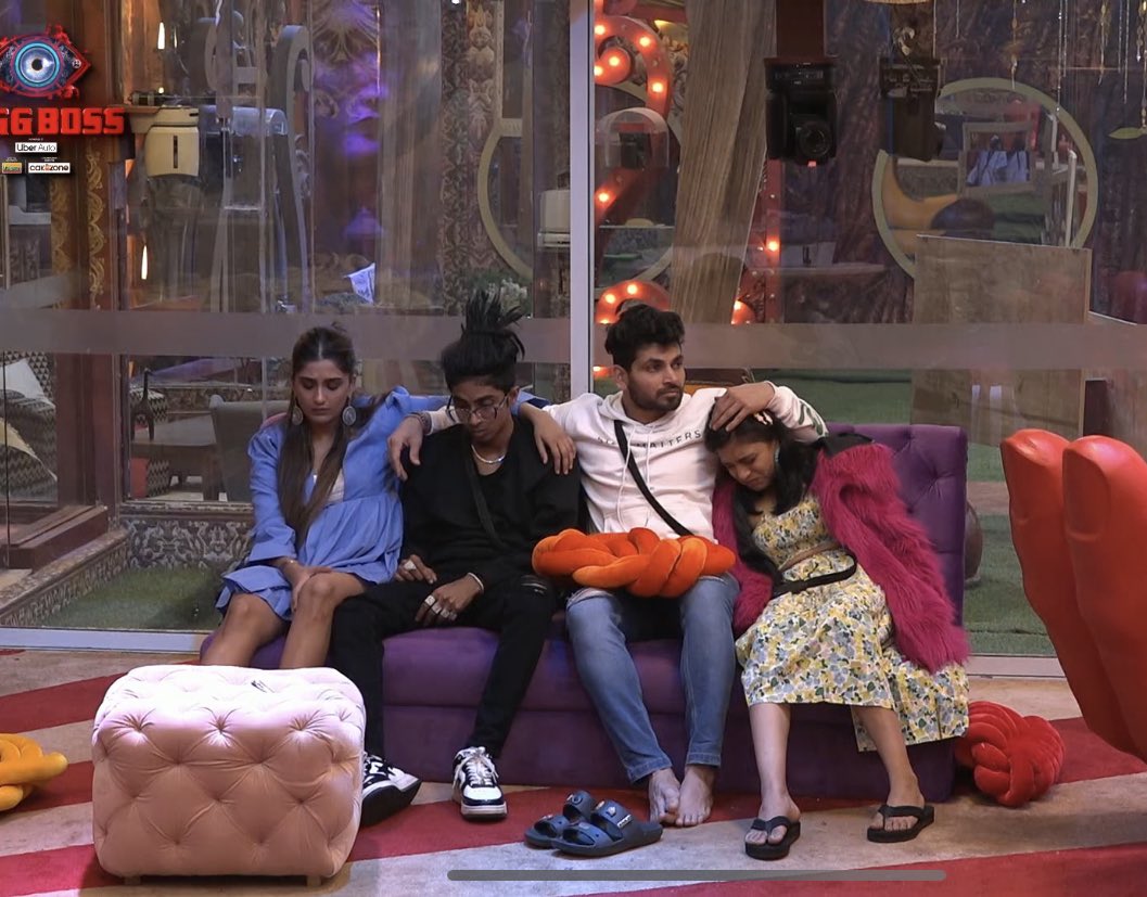 Akash_Jadhav_07's tweet image. All you need is a friend for every chapter of life!❤️🥳

#ShivThakare 
#HappyFriendshipDay