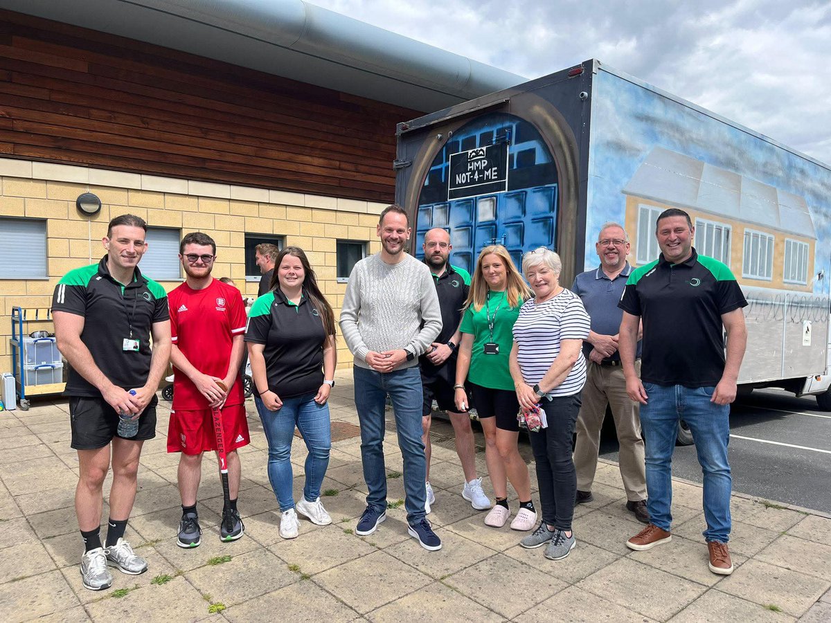 HMPNOT4ME's tweet photo. Yesterday we supported Disability Sport Yorkshire at Denhale ARC Open Day. We met MP @simonlightwood &amp; local councillors Margaret Isherwood &amp; @DavidP42
Nice speaking to the community &amp; engaging with families reinforcing positive messages 😊 They enjoyed the riot training fun too. https://t.co/MrUIf6kZNr
