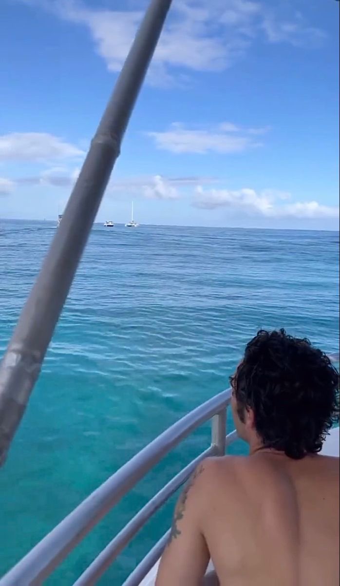 matty healy pics tweet media