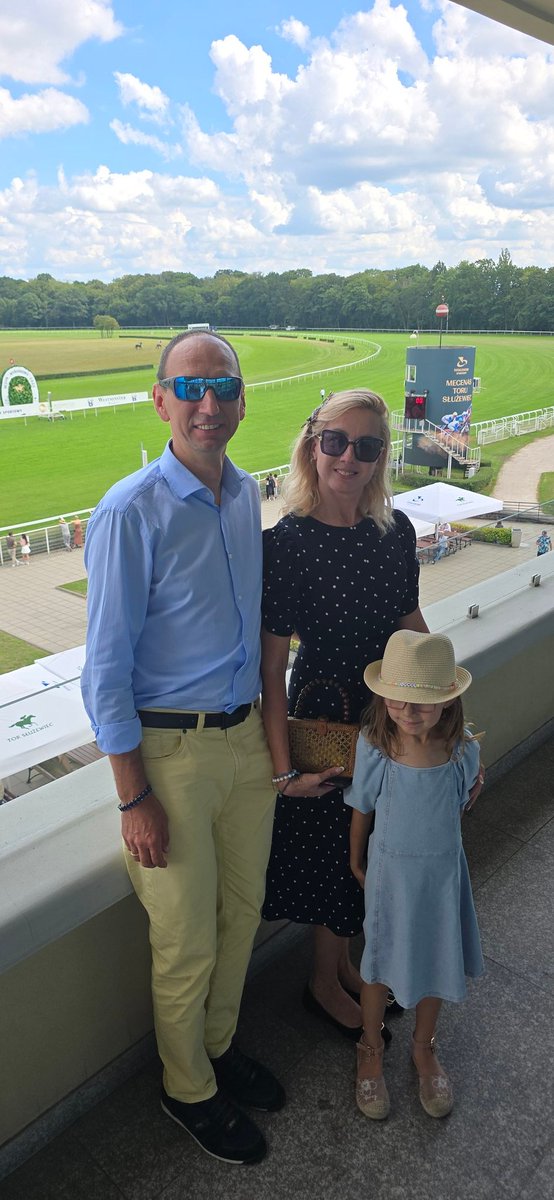 Weekend obfitujący w wyścigi koni. Tych mechanicznych 🏍 i tych "pełnej krwi" 🐎