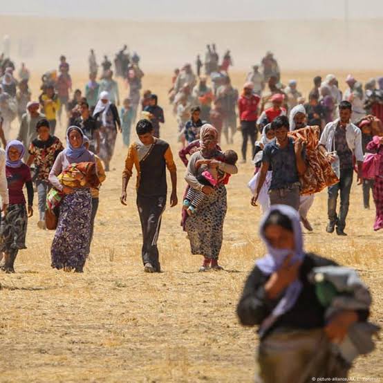 11 yıl önce bugün IŞİD'in Şengal'e saldırısı sonucu, çok sayıda Ezidi katledildi.

Katledilenleri saygıyla anıyoruz.

Êzidî halkının yanındayız. 

IŞİD destekçileri ve zihniyeti bölgemizde varlığını sürdürüyor.
Onlarla hesabımız bitmedi!

#ezidisoykırımı
#RecognizeYazidiGenocide