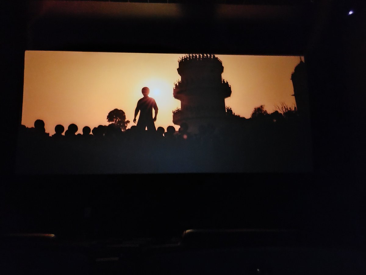 santoshksraj's tweet image. Watched #SonOfSardaar2 with my entire family and there&apos;s a different kind of vibe while enjoying it on big screen.
Full paisa vasool... Biggest family entertainer of the year... Big applause to the team #SOS2... 4.5/5💐😂
@ajaydevgn @mrunal0801