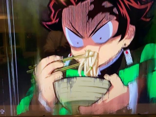 丸亀でうどん食ってたら隣の席で子供が｢うどんの呼吸｣とか言いながら啜って思い切りむせてた。親が叱ってたけど子供はそれくらい馬鹿でいい。