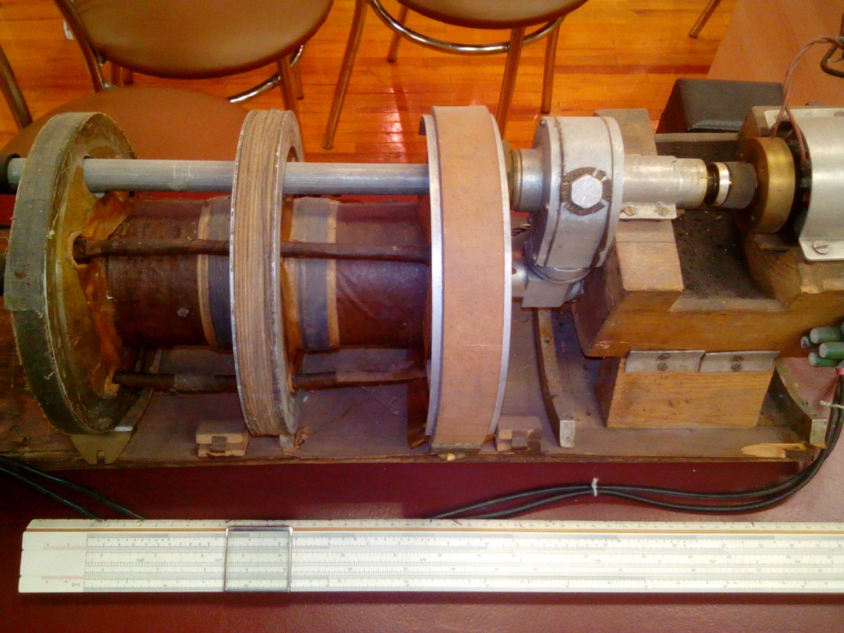 This is Skripov's NMR generator with a current sample in the earth's magnetic field, which he built in 1958 to record nuclear tests. The generator produces a continuous NMR signal. Any suggestions for its use?