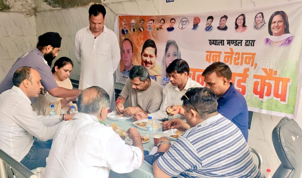 RajivBabbarbjp's tweet photo. ख्याला मंडल द्वारा #OneNationOneCard अभियान के अंतर्गत महर्षि वाल्मीकि मंदिर, डबल स्टोरी में विशेष कैंप का आयोजन किया गया। 

मंडल महामंत्री नवनीत कौर जी को सफल आयोजन के लिए बहुत बहुत बधाई व धन्यवाद। https://t.co/EQ3GWkbYMw