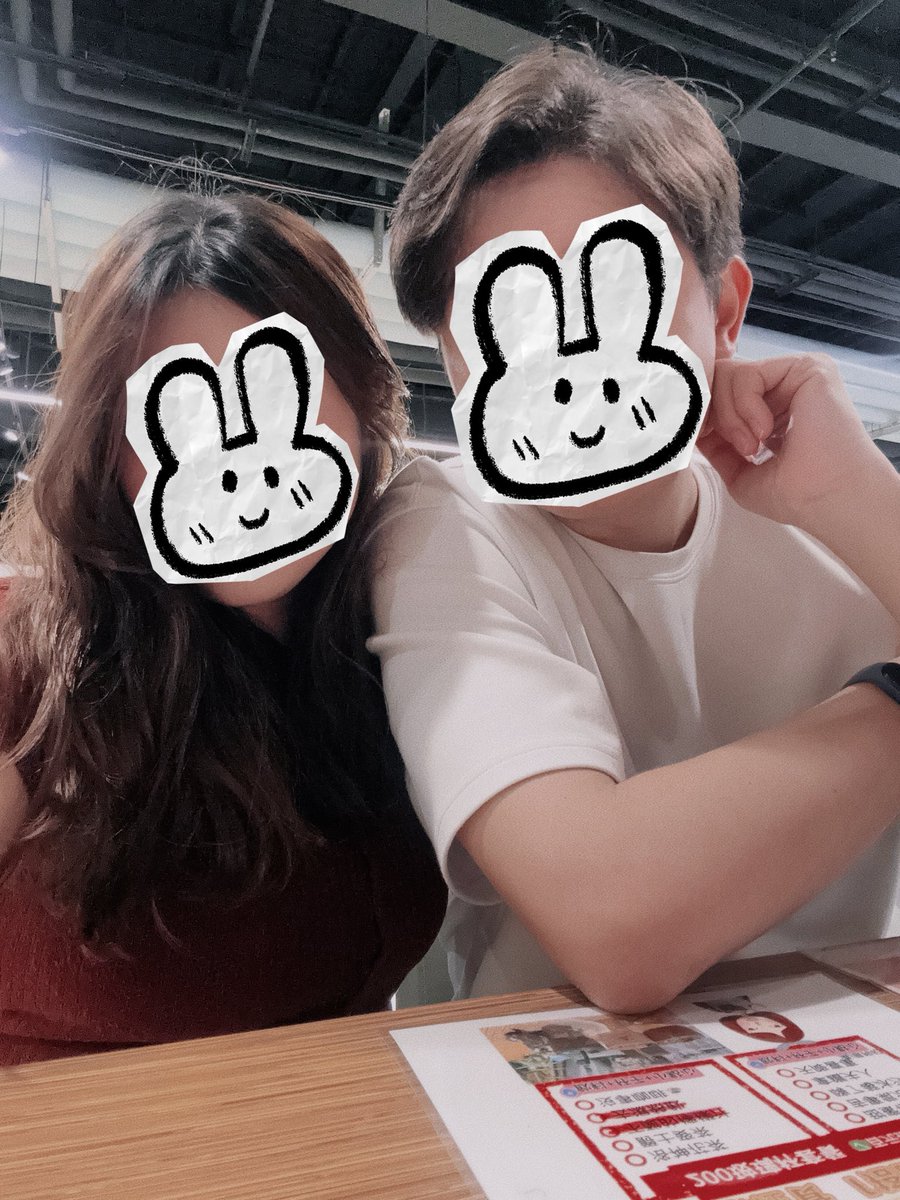 咻～一轉眼過了半年多
感謝這一路來認識的推友們
自介更新啦🤩⬇️

🤍要私訊之前請仔細閱讀使用方式喲🤍
我們是住在高雄的夫妻

☀️辰：斯文敗類😝、韓系、手指修長，外表與內心很反差～對文字、聲音、觸碰極敏感、是個腿控。