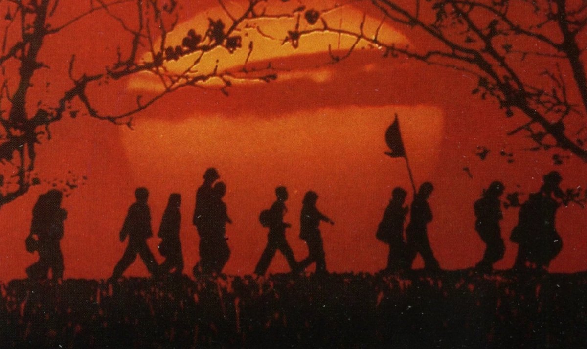 Varsın bütün oklar üstümüze yağsın.
Biz, doğru gördüğümüz bu yolda sonuna kadar yürüyeceğiz.

"Mahir Çayan"