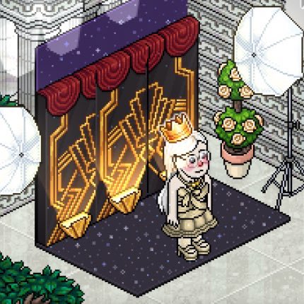 📸 ¡.Maddie. se sumó al desfile de glamour en nuestra alfombra roja! Luce su mejor outfit como la participante #2 del concurso al mejor vestido 👗✨
#CronosGala #RedCarpetMoments