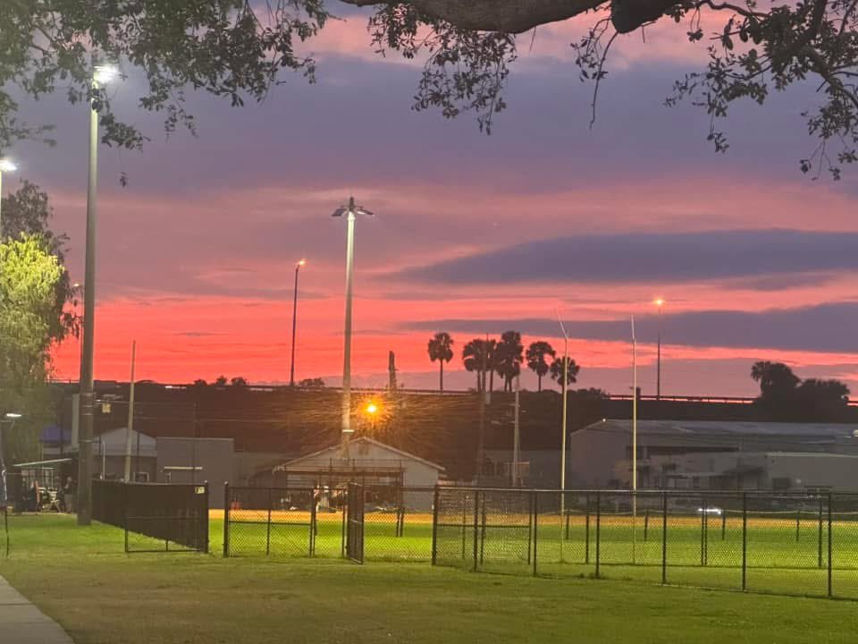 AdelynLovill's tweet photo. I am so blessed to travel around the country while playing ๐ฅ Thank you to my family for all the memories we make outside the field and the sacrifices you all make to support me. Family time is important!
#softballfam #travel #memories https://t.co/fZTK3xuouu