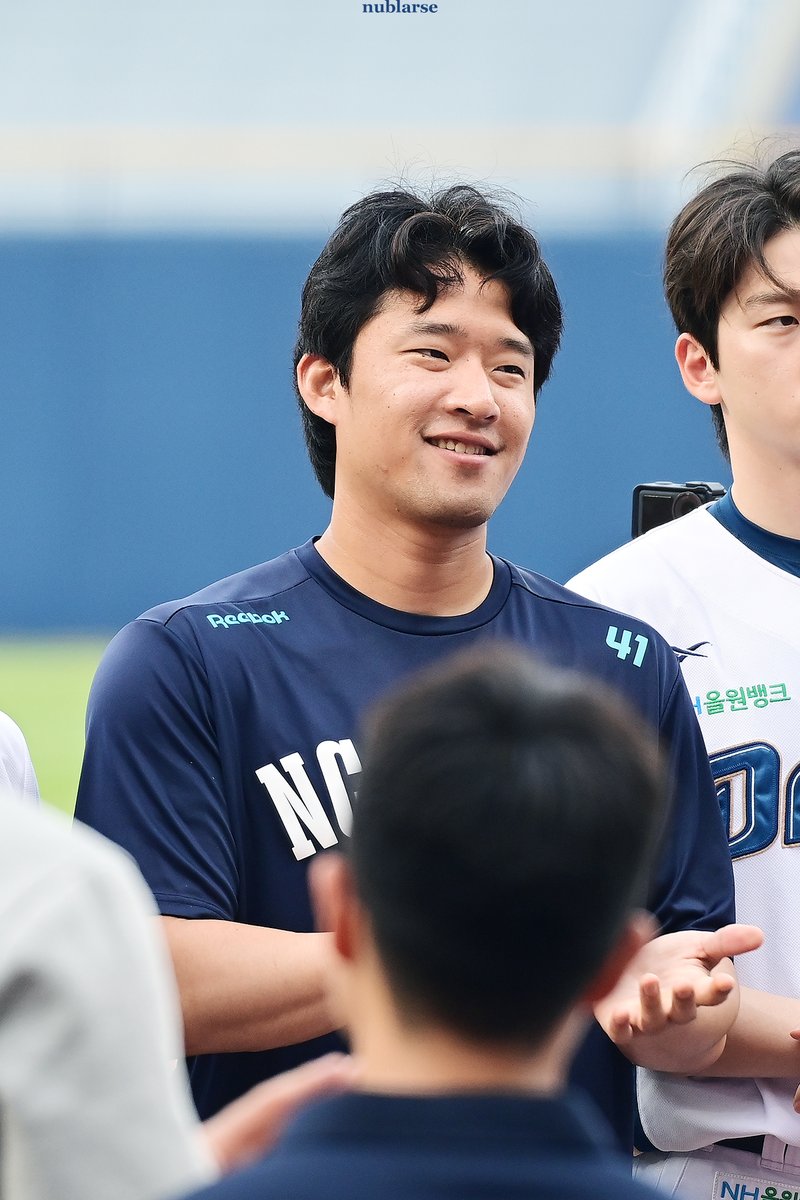 진욱이 앞머리가 하트가 되어버린 것에 대하여