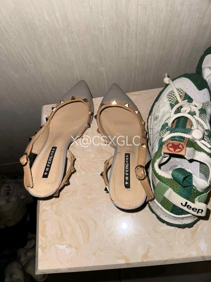 0701江西鹰潭，同好找同城的一起扫楼，有很多点位可以分享，也可以互换自己姐姐的丝袜高跟，鹰潭本地感兴趣的私信我报名！