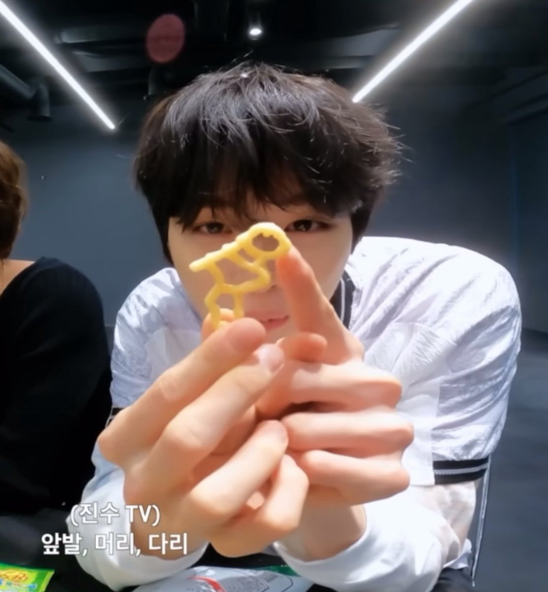 tellmewhatul1ke's tweet photo. 개커엽게생겻어 https://t.co/SBsnXzRYE0