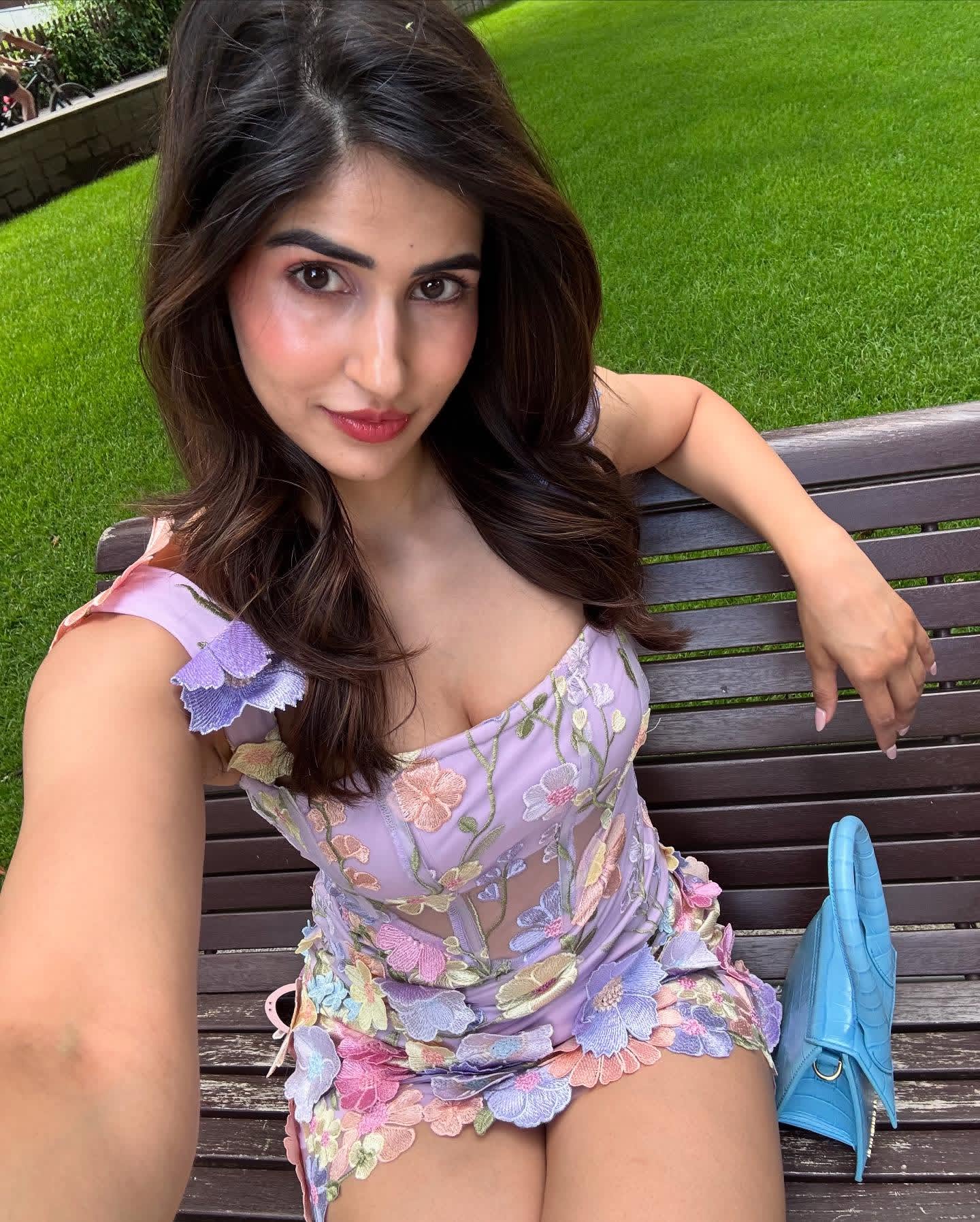 GxbbtamaAAAI2PS?format=jpg&name=large