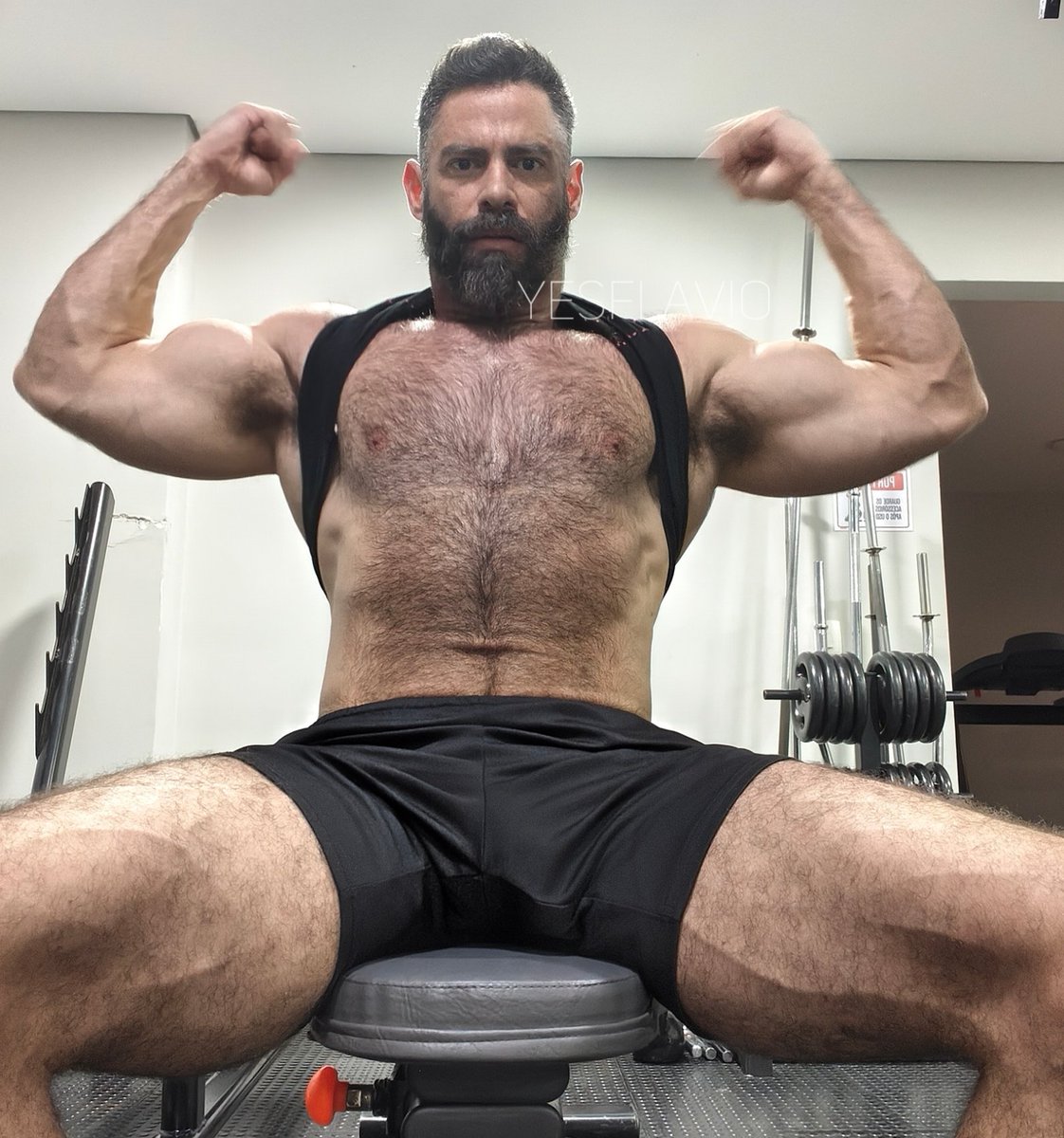 xxxflavioo's tweet photo. Treinando pesado pra ano que vem ter shape pra ir na festa da Lili 😌 https://t.co/8GraDoSID5