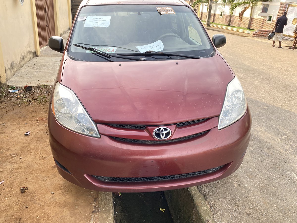 onor10's tweet photo. Toyota sienna 2006,Tokunbo asking price 9.6m,negotiable,owner needs money urgently. https://t.co/ahtP9oXZSG