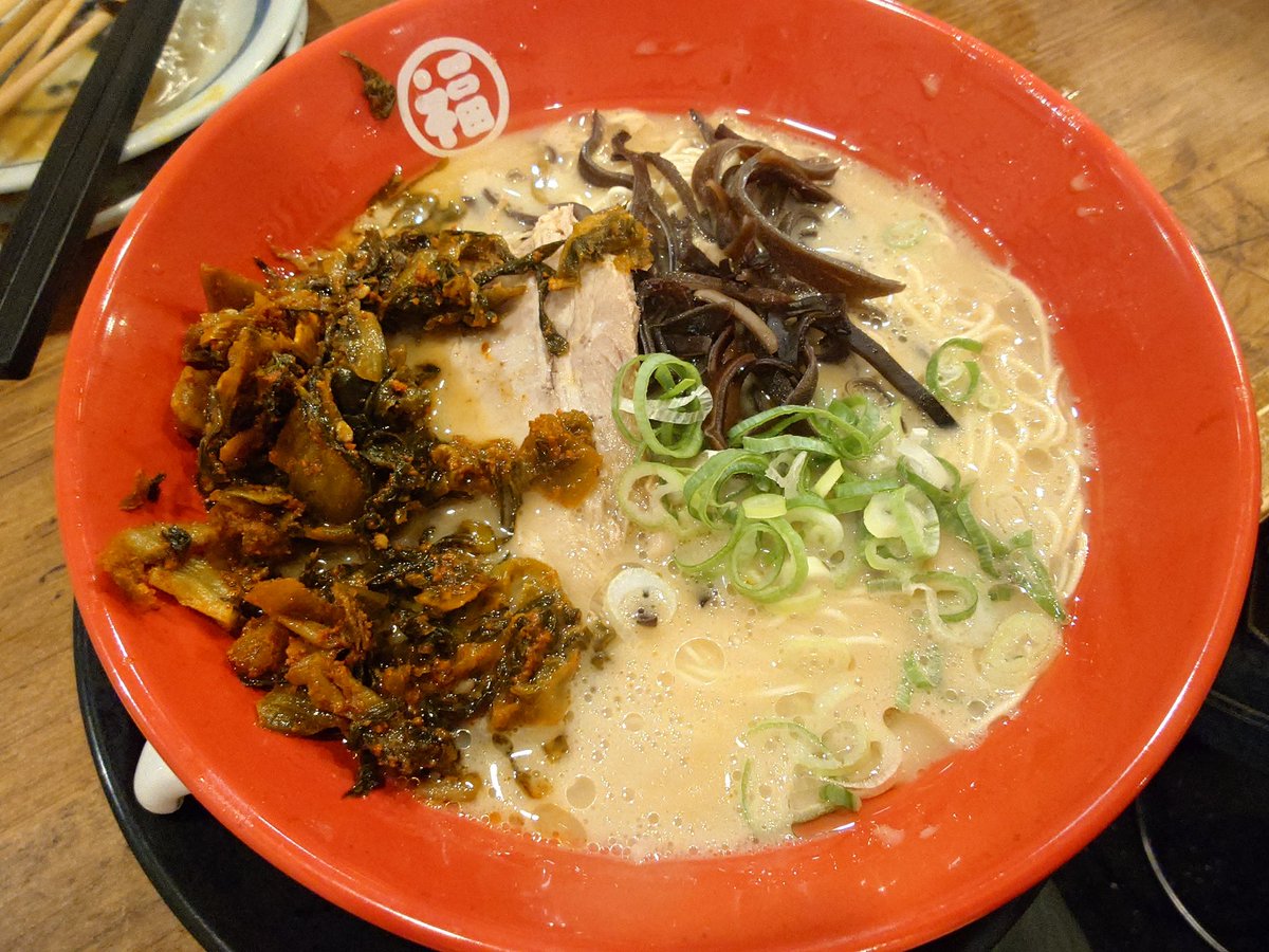 RYUKI_Tweets's tweet photo. 超人祭からの、関内１人呑み。
串焼きと黒おでんと豚骨ラーメン＆カレー替え玉が一度に楽しめるお店でお腹いっぱい… https://t.co/ljz46wOyUk