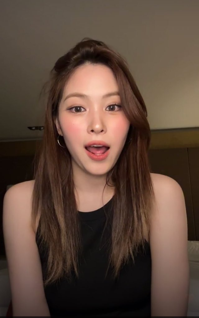 rhea tweet media