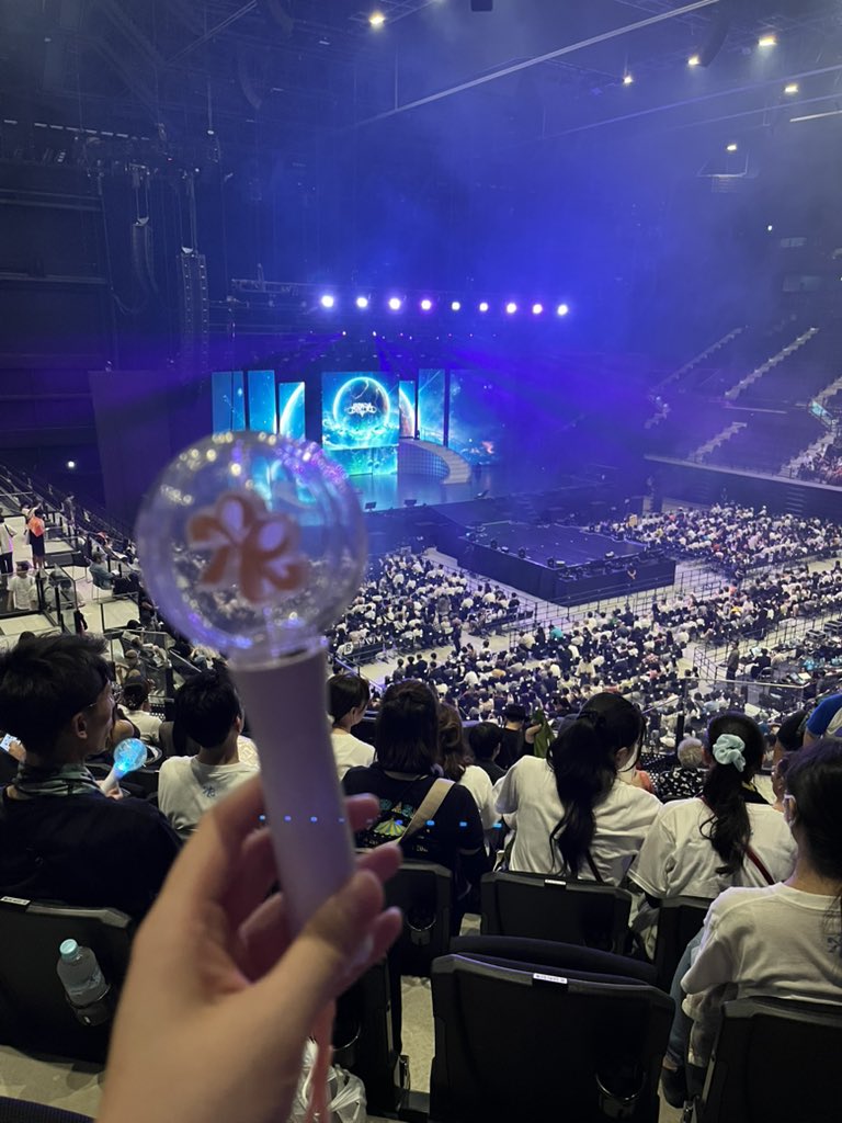 さいこうべギュリさま　<a href="/gyuri88/">박규리</a> 
さいこうの　なつの　おもいで　ありがとう！
오늘MOVE AGAIN 때 지영이에게 펴정으로 힘내자고 한 규리언니 모습을 보고 언니가 카라 리더인거 너무 고마워서 많이 울었어요
우리 오래오래 행복하자요 사랑해요