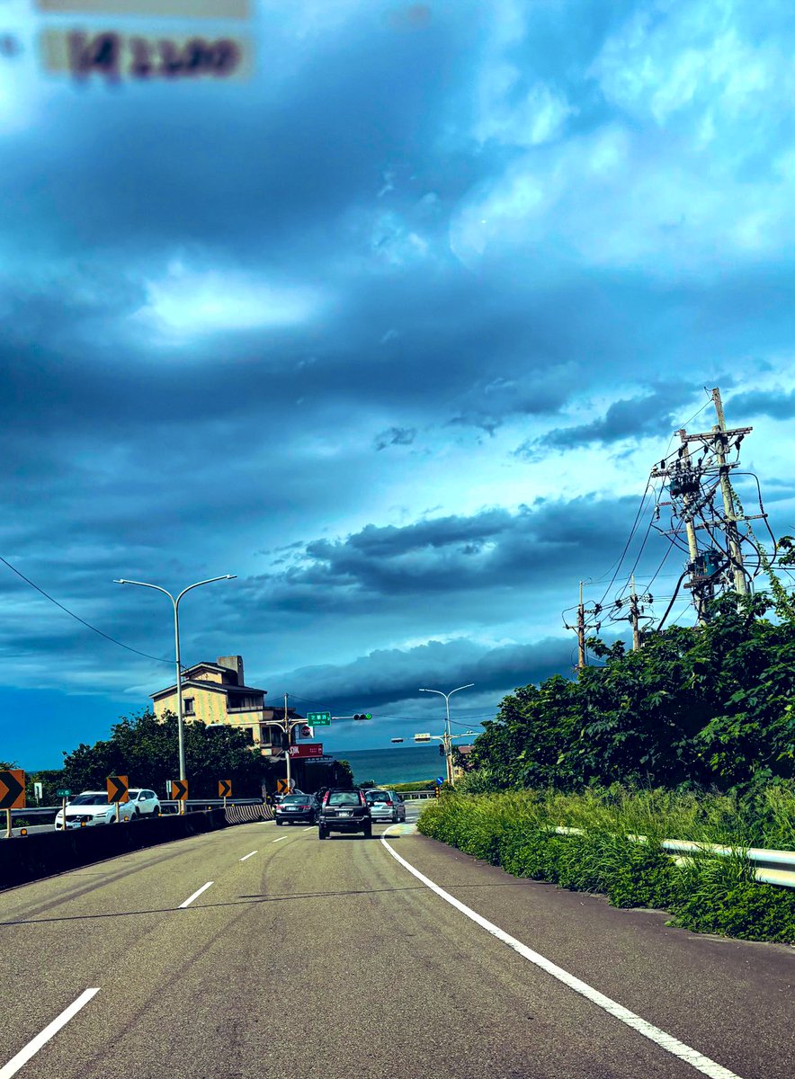 chinuasfa21's tweet image. Some of the best shots from a trip are those unplanned clicks you capture on the go—pure magic when you look back! 

#SpontaneousMoments

:
   ::
       :::

#ThePhotoHour  #StormHour