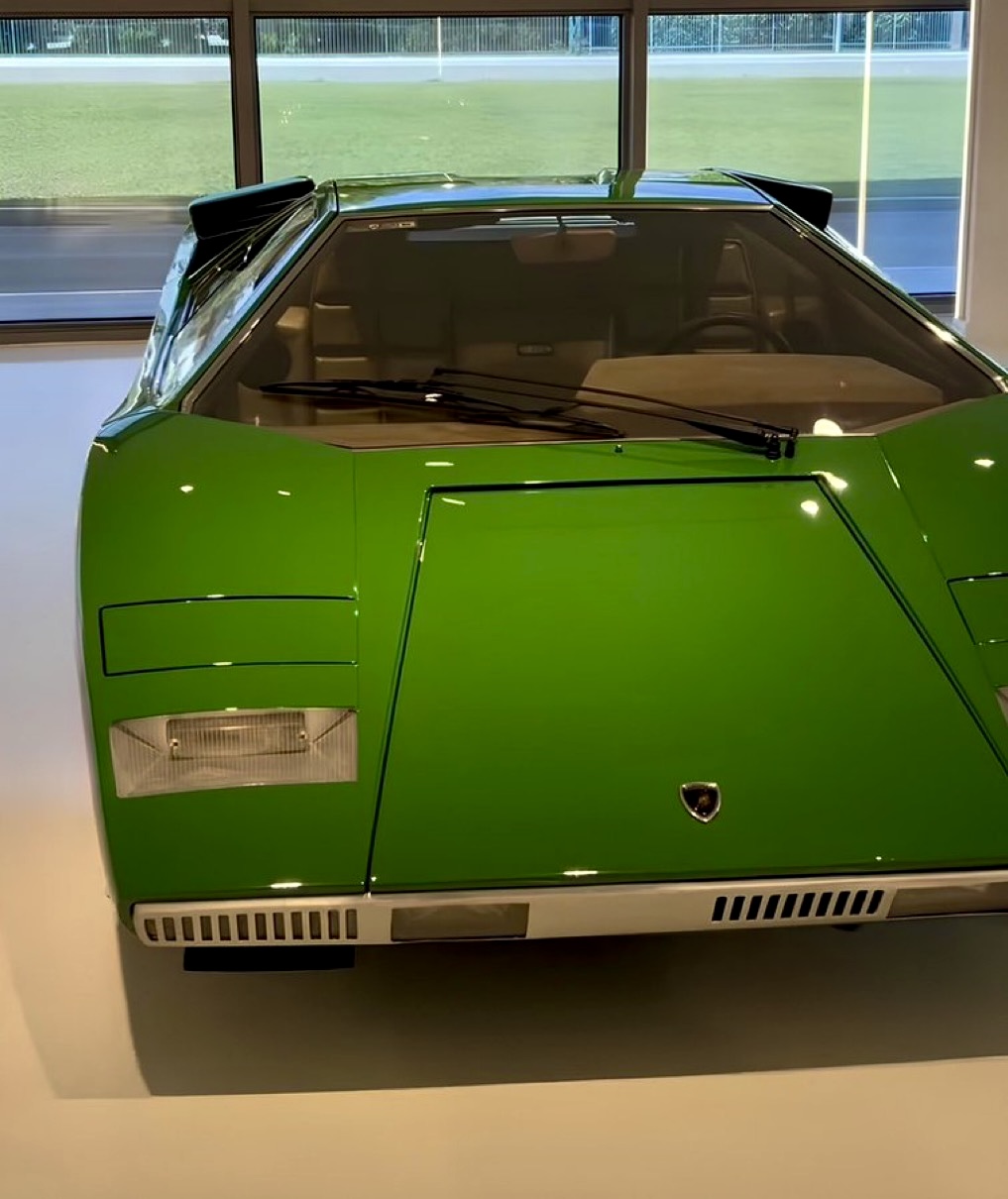 COUNTACH テーブル Lamborghini Countach 25th Anniversary Wolf of Wall Street